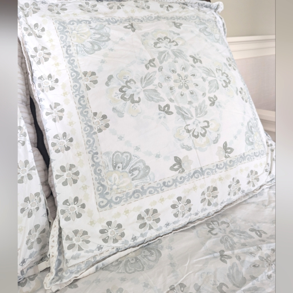 Pottery Barn Organic Cotton Floral Bedding Set